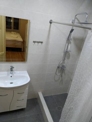 Un baño de Petit Dilijan