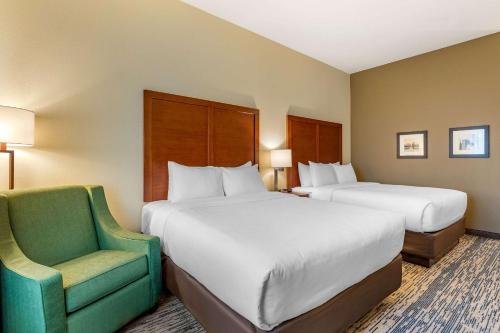 Letto o letti in una camera di Comfort Inn & Suites West Des Moines