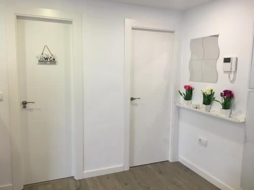 Koupelna v ubytování Ático 90m de terraza, jacuzzi privado y cargador de coche eléctrico en Cabria, Almuñecar