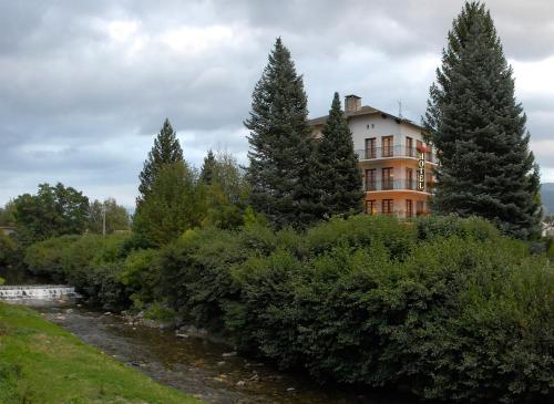 Photo de la galerie de l'établissement Hotel Celisol Cerdagne, à Bourg-Madame