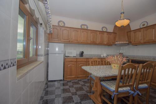 Η κουζίνα ή μικρή κουζίνα στο Getaway Home