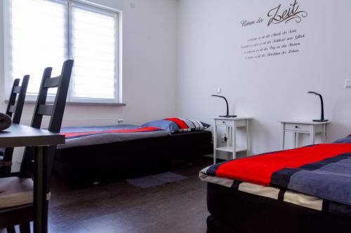 Postel nebo postele na pokoji v ubytování Zimmervermietung Dietzenbach