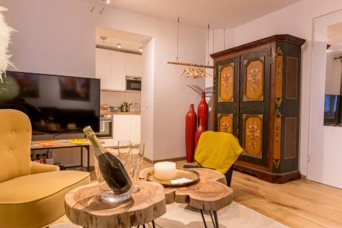 Televízia a/alebo spoločenská miestnosť v ubytovaní Charming 45m2 Apartment in Heart of Graz