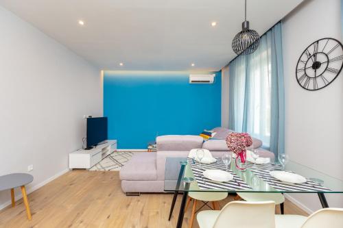 Contemporary desgined apartment