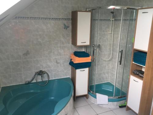 Ένα μπάνιο στο Haus Zeichner 4 Zimmer Ferienwohnung
