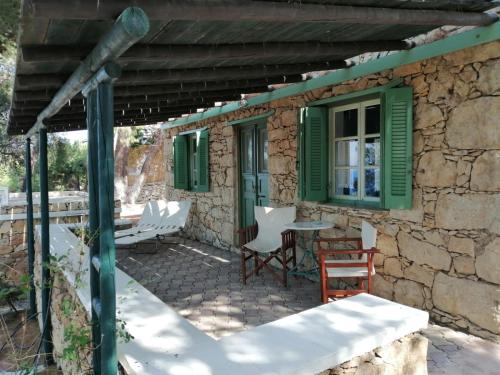 Petrino 1 - Traditional Lerian House