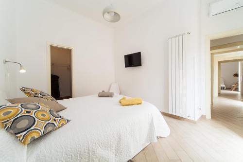 Napoli Centro Suite - Duomo Apartment photo 10