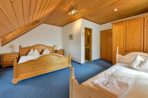 Postel nebo postele na pokoji v ubytování Landgasthof Nagerl