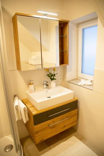 Ένα μπάνιο στο Apartments Marie B