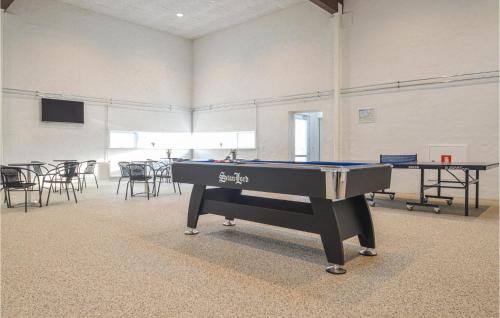 Stolní tenis v ubytování Feriehotel Tranum Klit nebo okolí