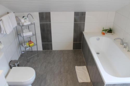 Koupelna v ubytování Gästehaus am Sonnenberg