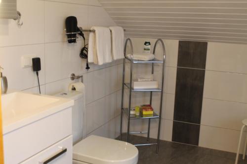 Koupelna v ubytování Gästehaus am Sonnenberg