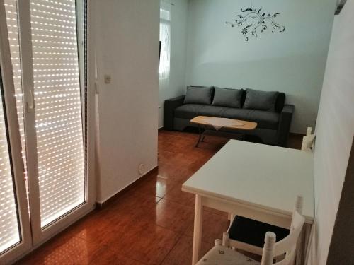 Afbeelding uit fotogalerij van Apartments Nada in Vir