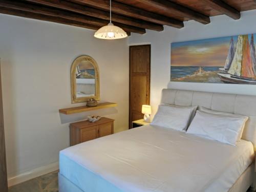 Кровать или кровати в номере Our Beautiful House in Ornos, Mykonos