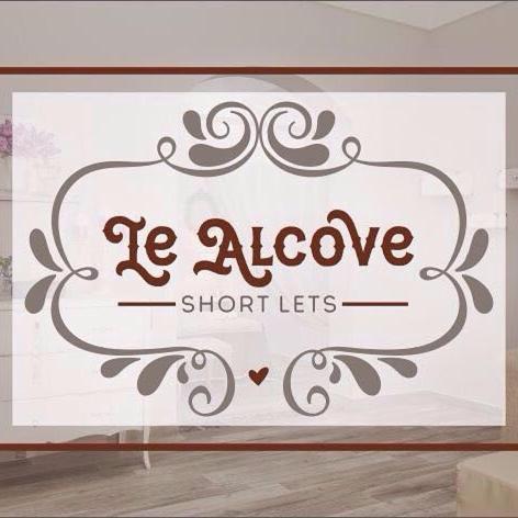 Le Alcoveに飾ってある許可証、賞状、看板またはその他の書類