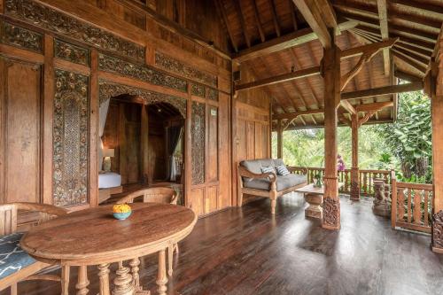 Ubud Valley Boutique Resort — Patio