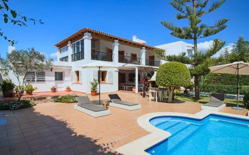 Villa Wicker