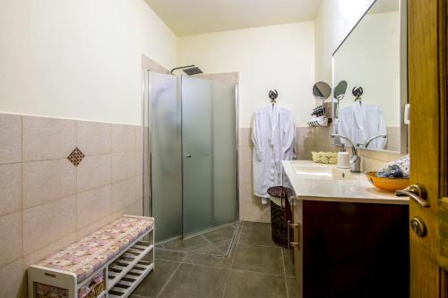 Kúpeľňa v ubytovaní צימרים טרה נוסטרה