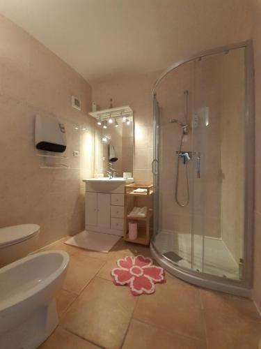 Phòng tắm tại AU VALLON ROUGE (Studio)