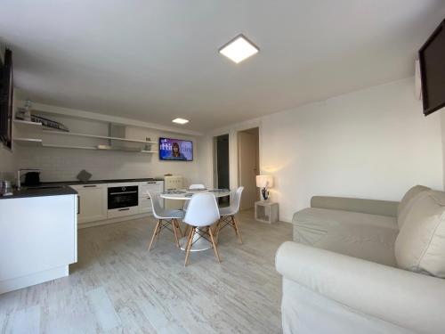 Kuchyň nebo kuchyňský kout v ubytování BEACH HOUSE TANAUNELLA