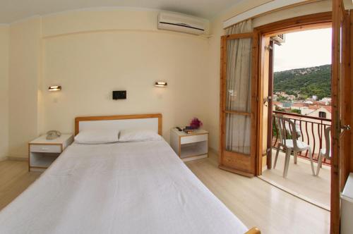 Gallery image of Moustakis Hotel in Ayia Evfimia