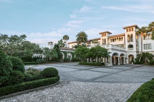 The Cloister – Photos 2