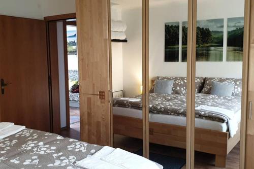 Postel nebo postele na pokoji v ubytování Mia Apartman, Eisenerz
