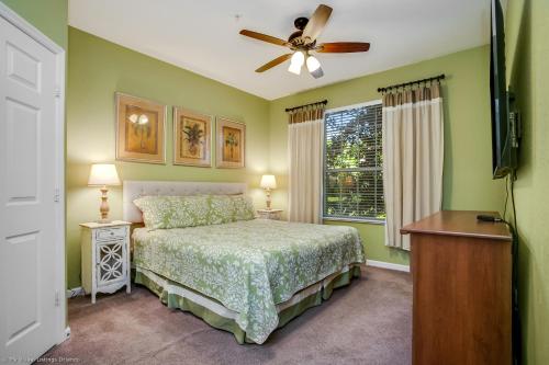Llit o llits en una habitació de Disney Bunk Room--Windsor Hills