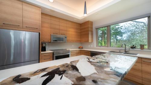 Private Modern Queenswood Suite – Photos 3