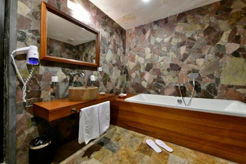 Ένα μπάνιο στο Cappadocia Estates Hotel