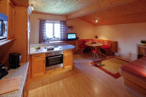 Kuchyň nebo kuchyňský kout v ubytování Alpenrelax Krepperhütte