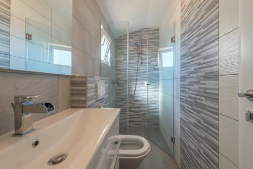 Koupelna v ubytování Nena apartmani