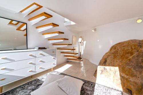 Gallery image of Sea View Cascais Design Villa in Alcabideche