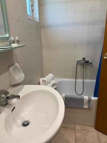 Gallery image of Sariza Spring Hotel in Andros