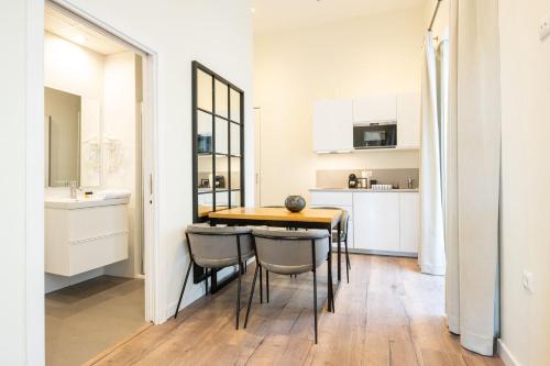Kuchyňa alebo kuchynka v ubytovaní Home Art Apartments Málaga
