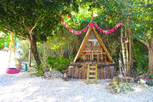 Galeriebild der Unterkunft CAMP AKUMAL - Hosted Family Bungalows in Akumal