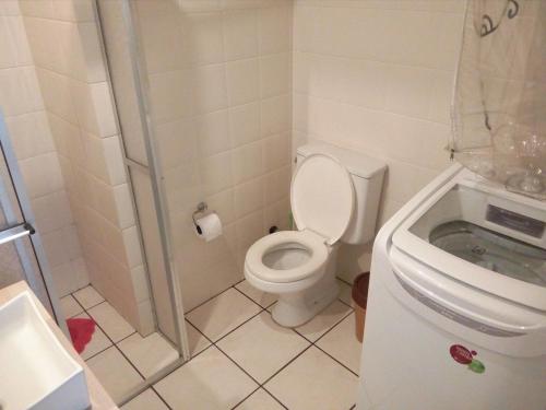 Ένα μπάνιο στο Apartamento 308, Marina, Centro - Torres - RS