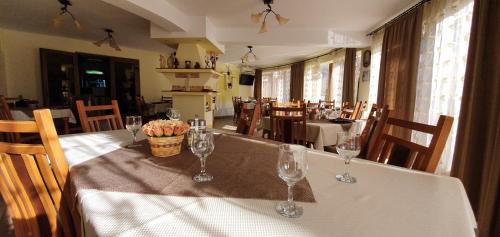 Afbeelding uit fotogalerij van Pensiunea Floare de Colţ in Dragoslavele