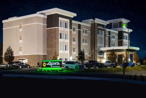 El plano del piso de La Quinta by Wyndham Morgantown