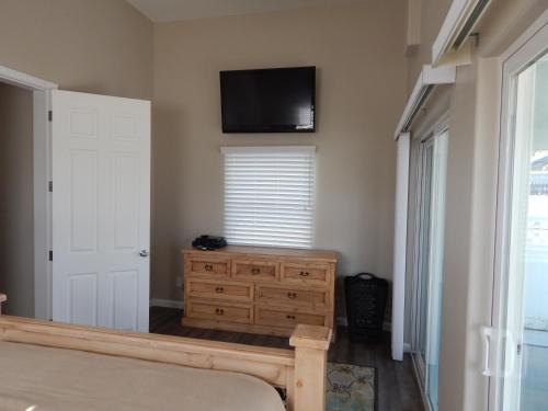 320 Main Street – Photos 3