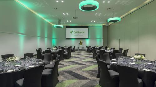 Espace de conférence ou salle de réunion dans l'établissement Holiday Inn Auckland Airport by IHG