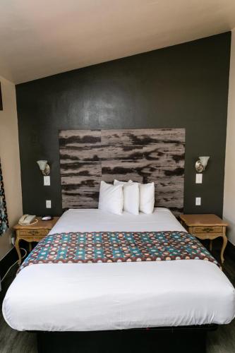 Katil atau katil-katil dalam bilik di Anaheim Discovery Inn and Suites