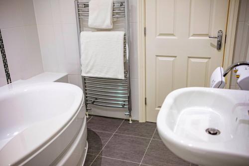 A bathroom at Inglewood 