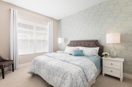 3 BR 3 BA Villa 5min to Disneyworld Hot Tub BBQ, Orlando (FL), United States