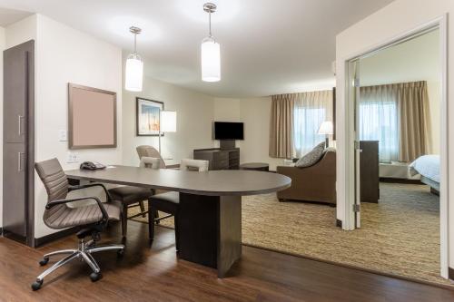 Candlewood Suites - Davenport by IHG photo 28