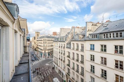 Splendid 3 bdrs Flat in a Prime Location of Paris