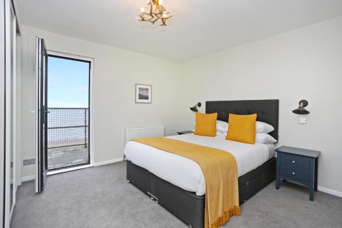 Musselburgh - Stylish 3 bed with Stunning Sea Views