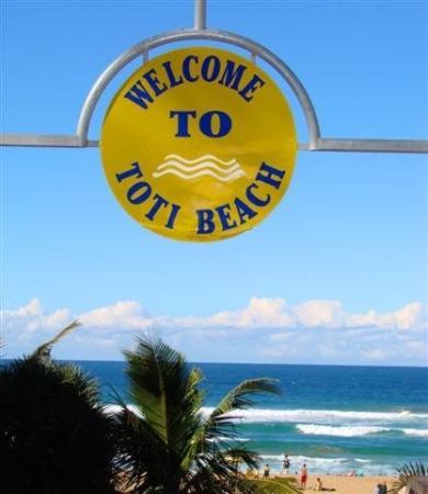 a sign that says welcome to north beach at 11 Villa Del Sol in Amanzimtoti
