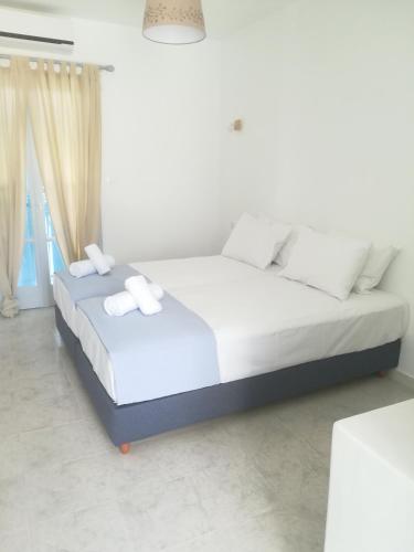 Photo de la galerie de l'établissement Glaros Hotel (By The Sea), à Ios Chora