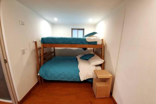 เตียงสองชั้นในห้องที่ HOMY APARTAMENTOS #6 - Corferias, embassy, airport, G12, UN, Agora